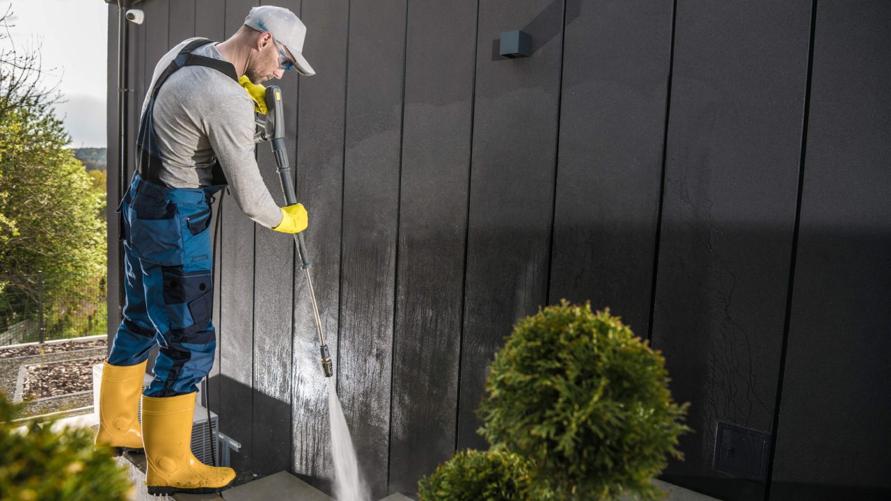 Power washing, soft washing, roof soft washing, concrete cleaning, window cleaning, gutter cleaning